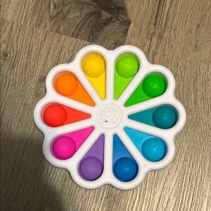 Fat Brain Toys Popper learning numbers and colours. English and French